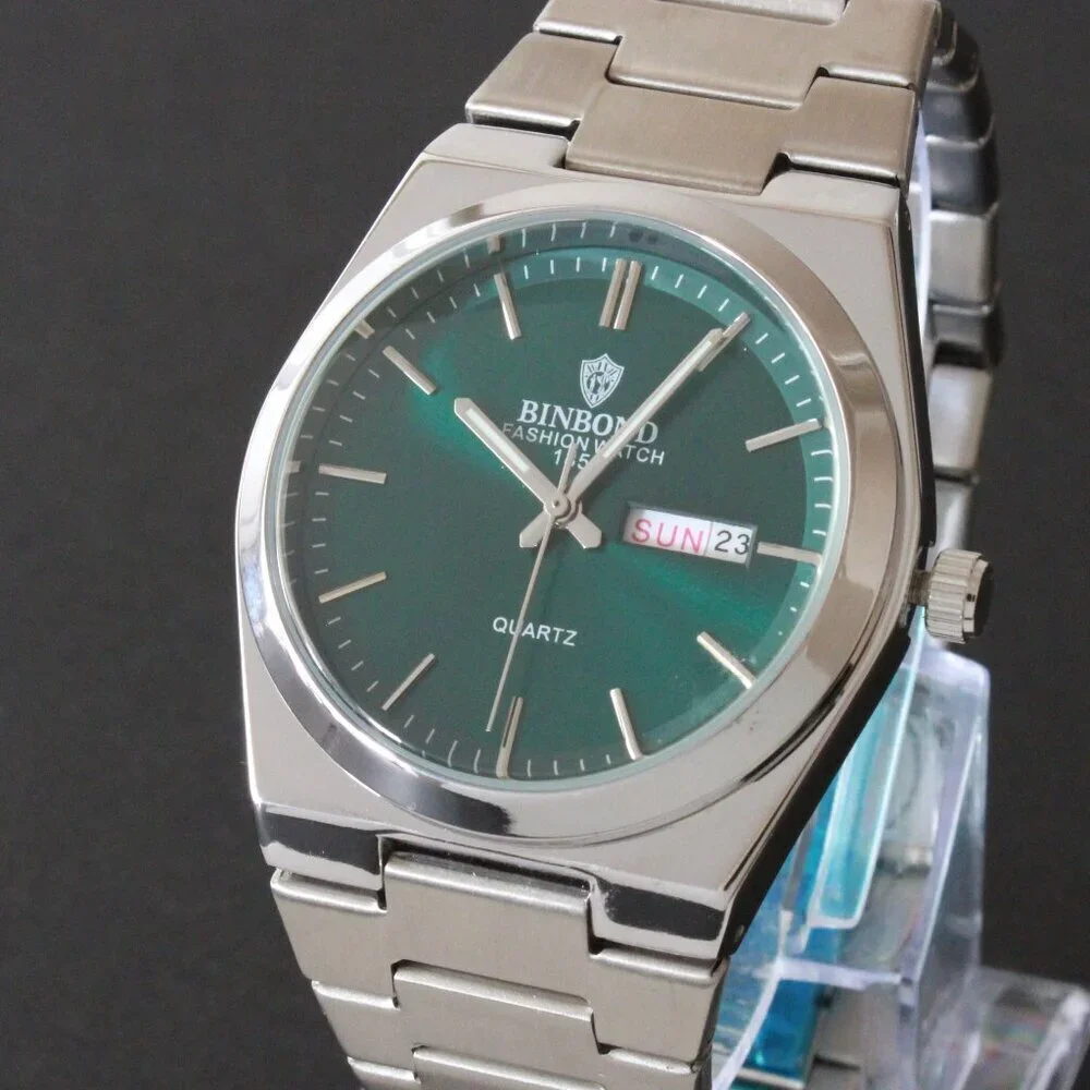 Men's Integrated Bracelet Sports Watch Stainless Steel Radiant Green Dial 40mm